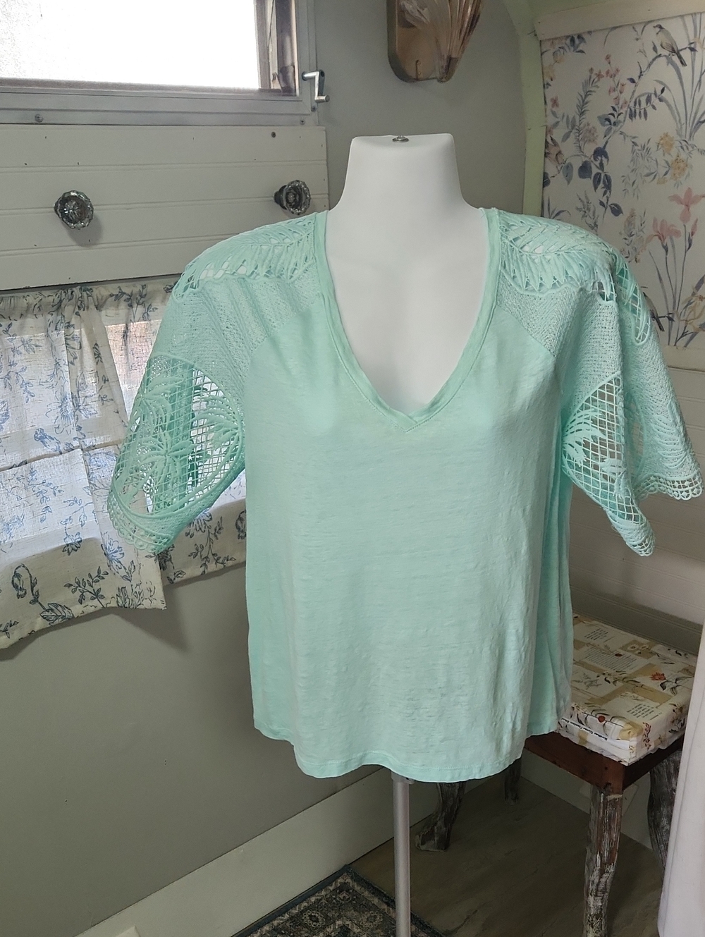 Chico's Sea Foam Green Multi-Color Abstract V-Neck Poncho. - Picture 5 of 12